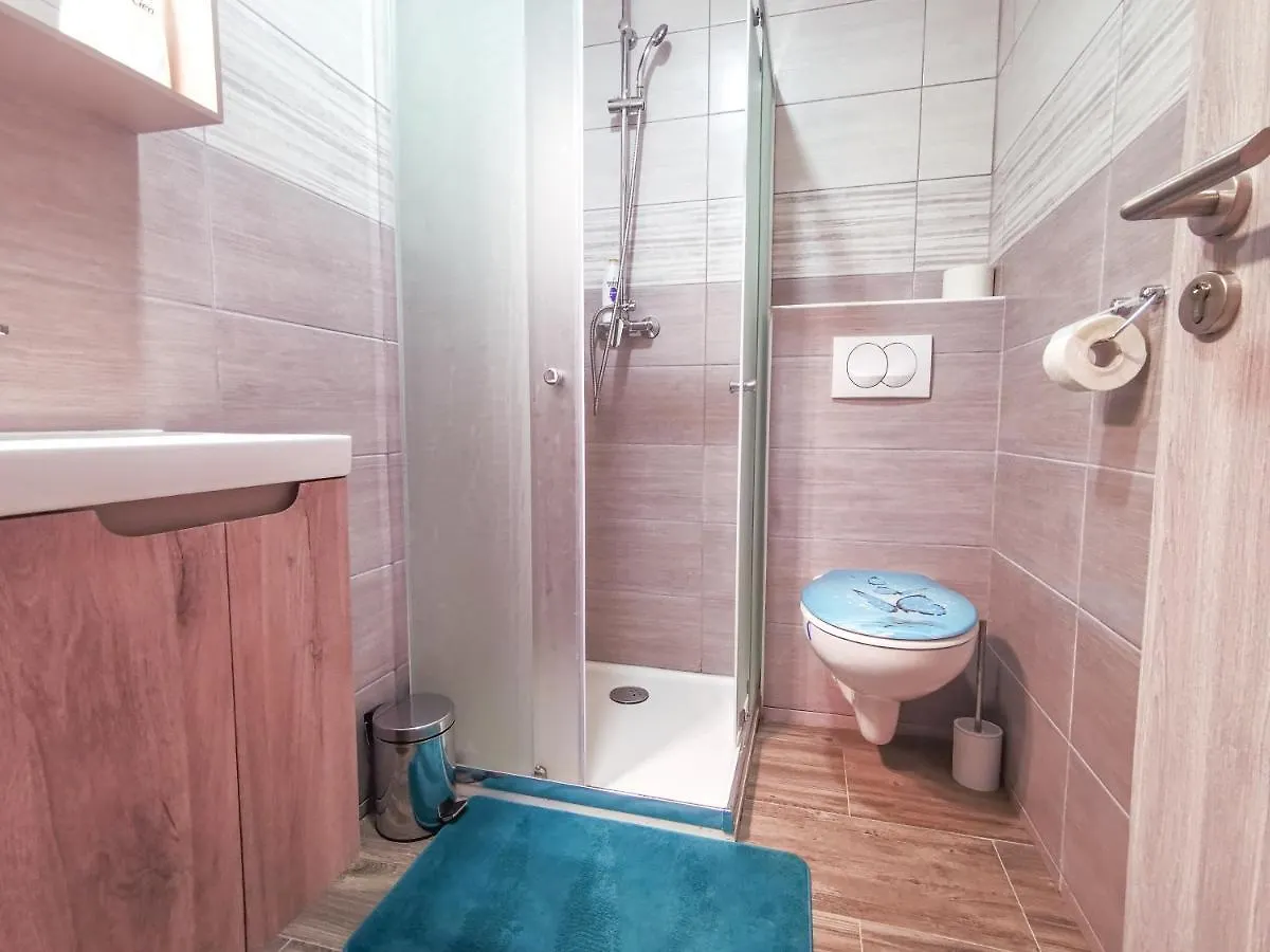 Gračac Villa Dijana 3*,